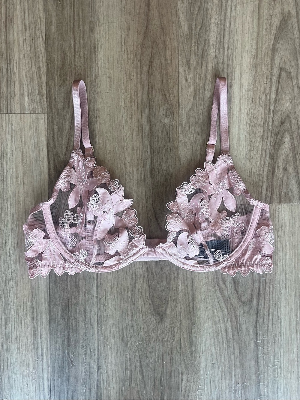 Victoria's Secret Sheer Floral Lace Underwire Bra